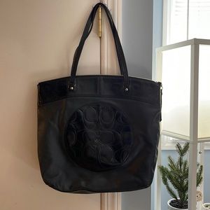 Spacious Coach Leather Tote with Purple inside